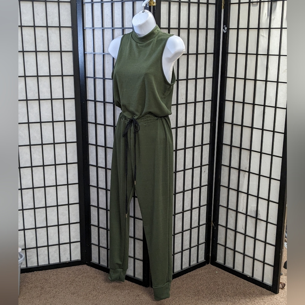 FashionNovaOLIVE GREEN WOMEN'S SLEEVELESS DRAWSTRING JUMPSUIT WITH DRAWSTRING S